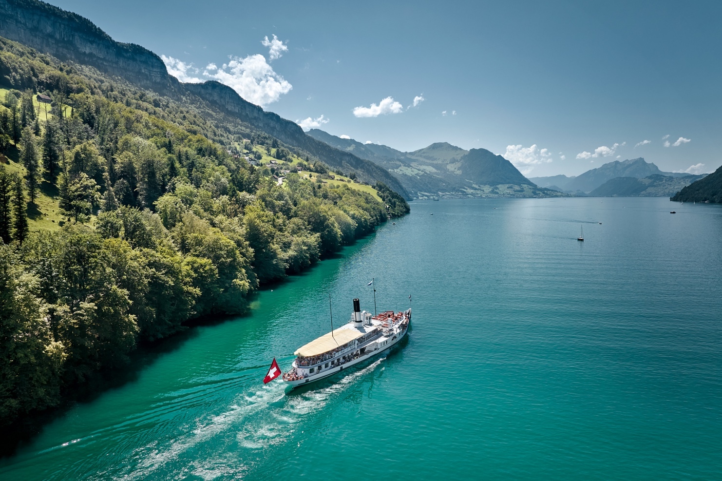 Slider bild sommer 2 vierwaldstaettersee